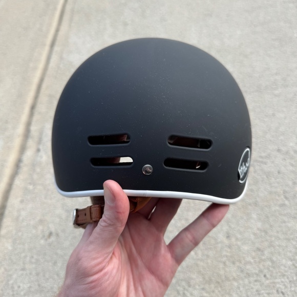 Thousand Heritage 2.0 Helmet Black/White Large - Picture 2 of 5